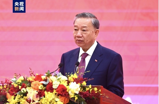 苏林当选新任越共中央总书记