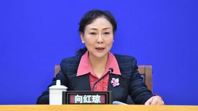 姐弟全坐牢！落马女厅官出镜忏悔 家族悲剧与权力迷失