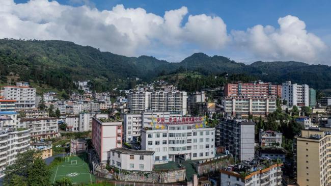 大山里的中非友谊小学开学