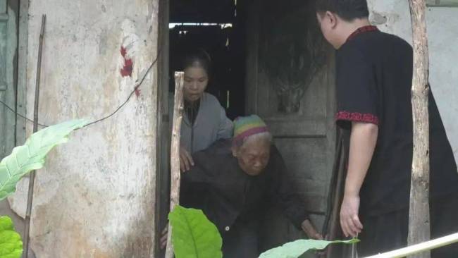 记者在文昌直播台风摩羯得用吼 风王“摩羯”强势登陆