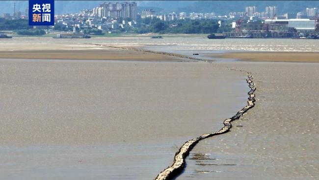 江西鄱陽湖進入枯水期 明代“千眼橋”露真容