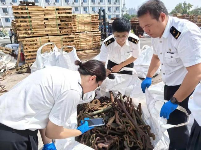 天津海關查獲通過非設關地走私洋垃圾案件