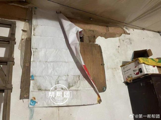 十几口人蜗居40年老宅无法翻建 翻建遇难题