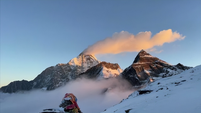 朱迅近况曝光：徒步爬完雪山，面容肿胀嘴角歪