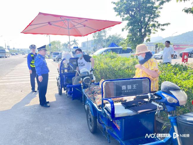 航展上最酷的是督察安全的武警官兵 安全保险仁至义尽