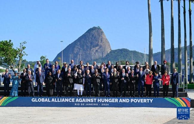 G20峰会拍“全家福”拜登来晚了