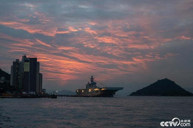 海南舰停泊香港西环招商局码头