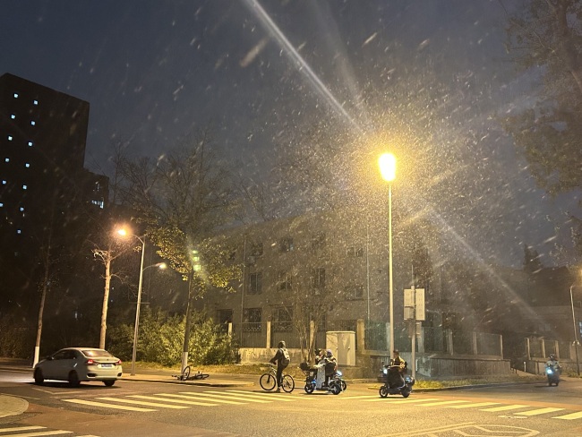 北京城区迎来降雪