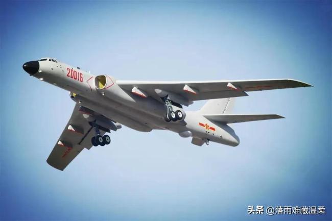 中俄空中政策巡航 日机远方追踪拍照 太空中的“三国小说”