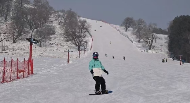 尔滨“冰雪乐园·神鹿滑雪场”开园 多项文旅体验活动等你来