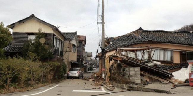 日本首相呼吁尽快完成地震灾区重建 告慰逝者