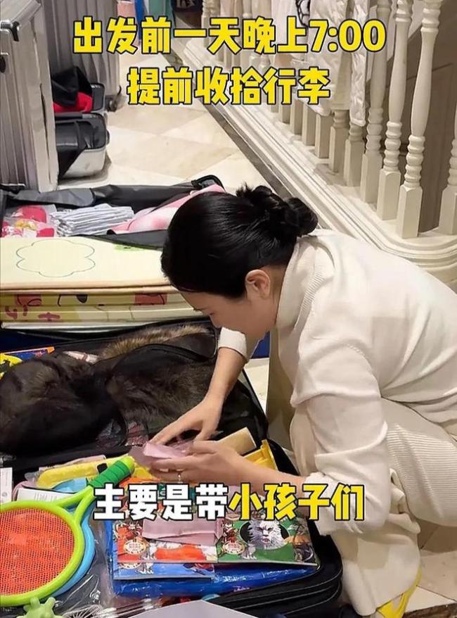 張紀中妻子帶孩子去美國團聚 攜12行李箱辛苦赴美