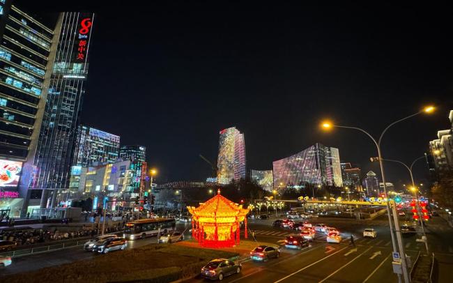 北京春節(jié)景觀布置基本到位 非遺元素添年味