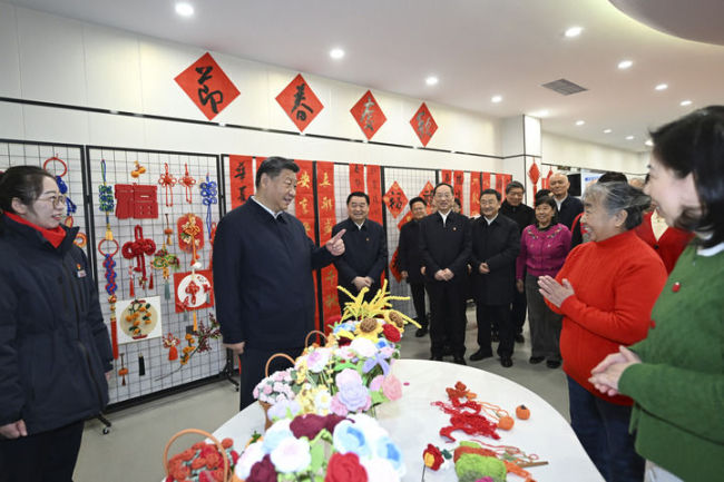 习近平春节前夕赴辽宁看望慰问基层干部群众