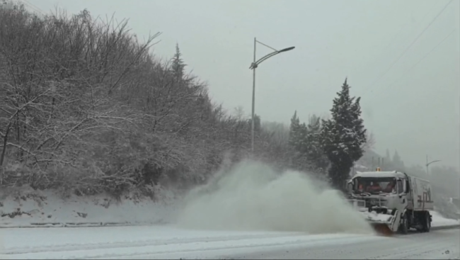 陜西交通運輸部門硬核除雪 全力保障道路暢通