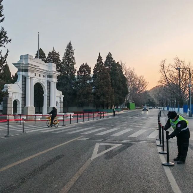 小客车套教职工车牌载客进清华被查 新年首例套牌车案件