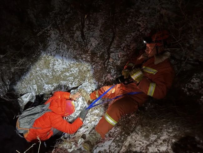 北京68歲驢友雪夜被困野山 同行10人平均近六旬