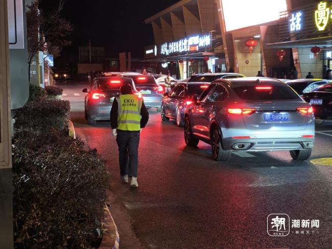 春運(yùn)途中,，新能源車主還會(huì)“充電焦慮”嗎,？高速充電越來(lái)越方便