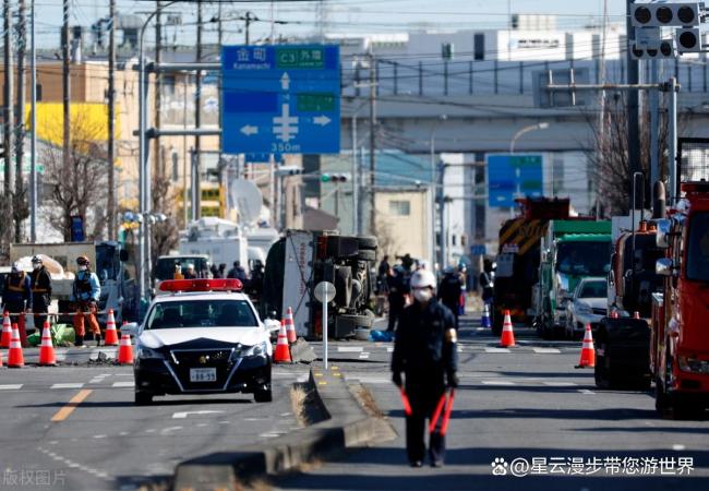 日本名古屋一道路塌陷 救援遲緩引質(zhì)疑