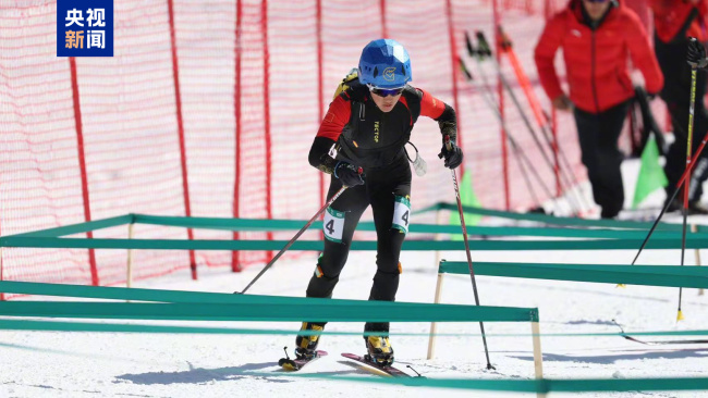 中国队包揽亚冬会滑雪登山女子短距离前四名