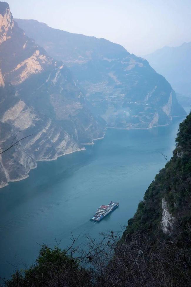 湖北宜昌现“小狗山” 独特地貌引网友热议