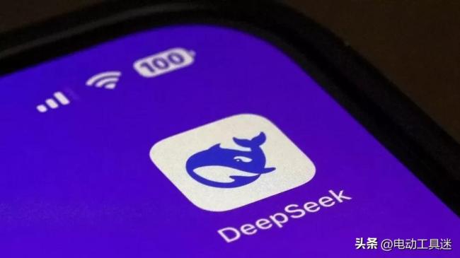 马斯克靠烧钱能赢DeepSeek吗 算法胜过堆硬件