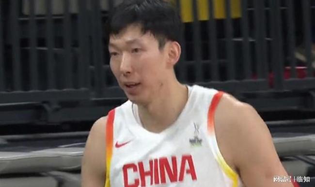 攻防俱佳！中国队对阵日本开局轰8-0 曾凡博钉板血帽 年轻阵容闪耀主场