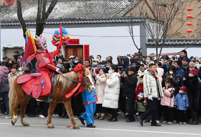 2025年春运跑出新纪录 超90亿人次彰显活力