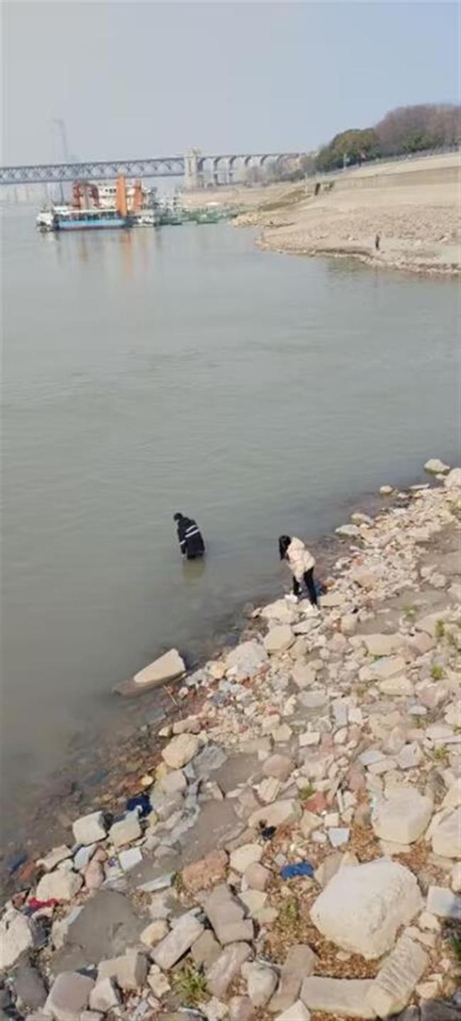95后女老师出差时救了个人 勇救轻生男生成佳话