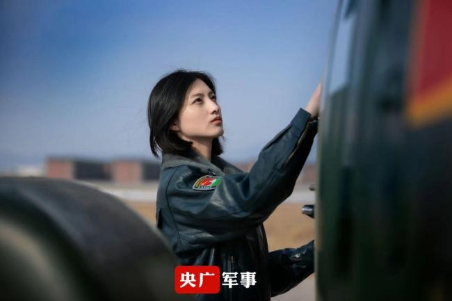 “00后”陸軍女飛行學(xué)員,，太颯了,！