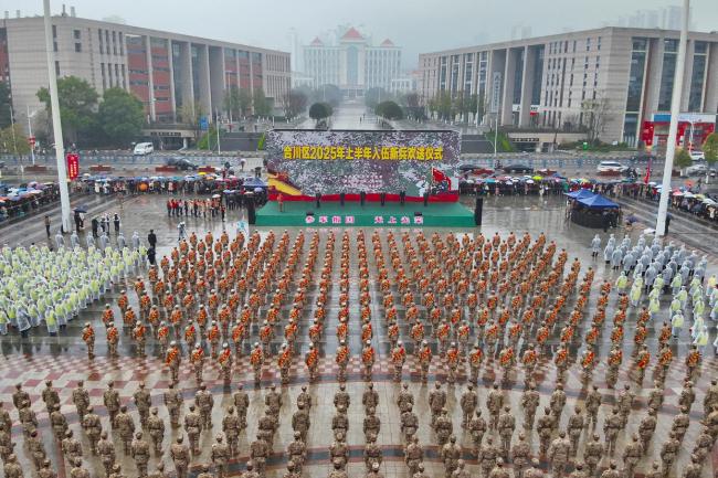 新兵歡送儀式每一幀都很感動 祖孫三代共續(xù)軍旅夢