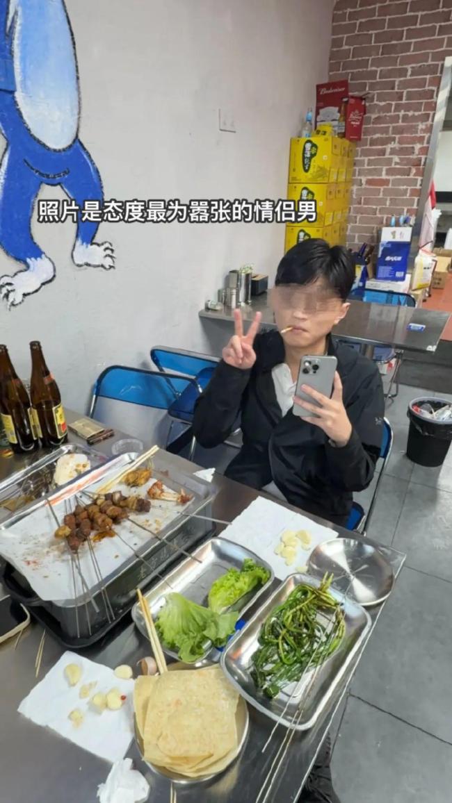 女生用餐時勸阻室內(nèi)抽煙者反被懟