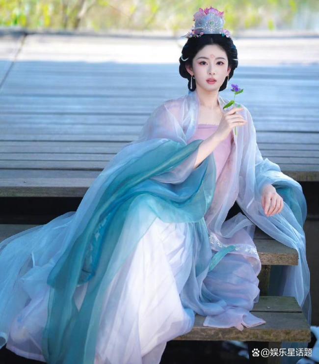 赵晴回复被于正赞绝世面孔 从汉服网红到“于女郎”