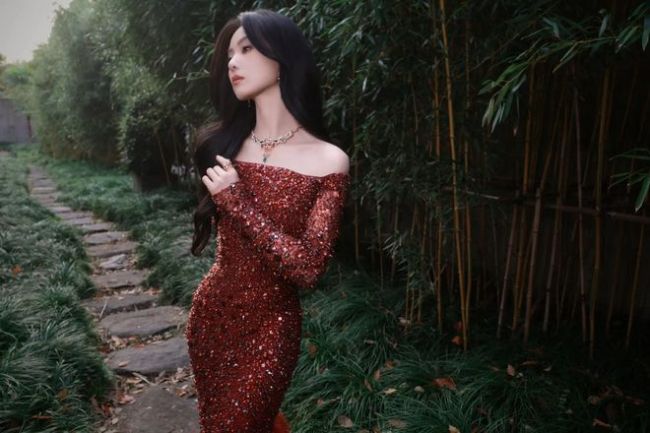 刘诗诗竹林红裙杀疯了 美到窒息的仙气Buff