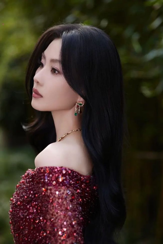 刘诗诗竹林红裙杀疯了 美到窒息的仙气Buff