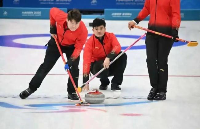 男子冰壶世锦赛中国3-10不敌捷克 展现绅士风度提前一局握手认输