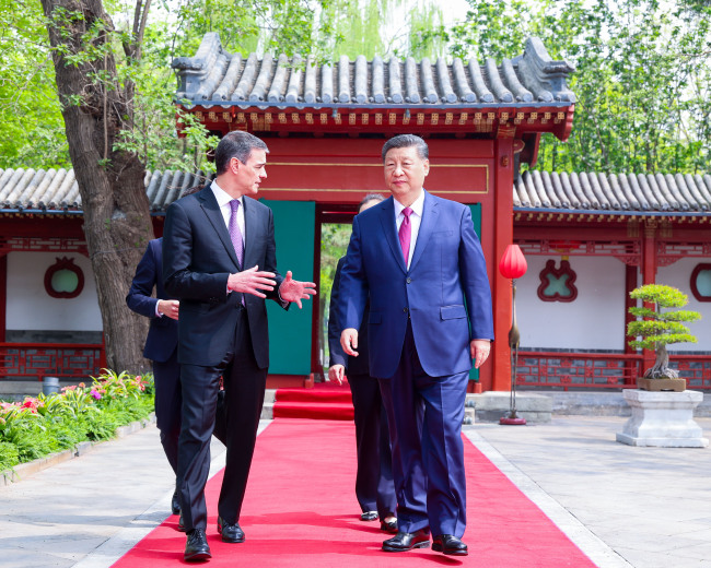 聯(lián)播+｜三年三訪 西班牙首相為何如此重視中國(guó),？