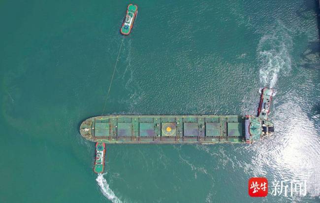 我国首支纯电拖轮船队正式组建 绿色港口建设加速