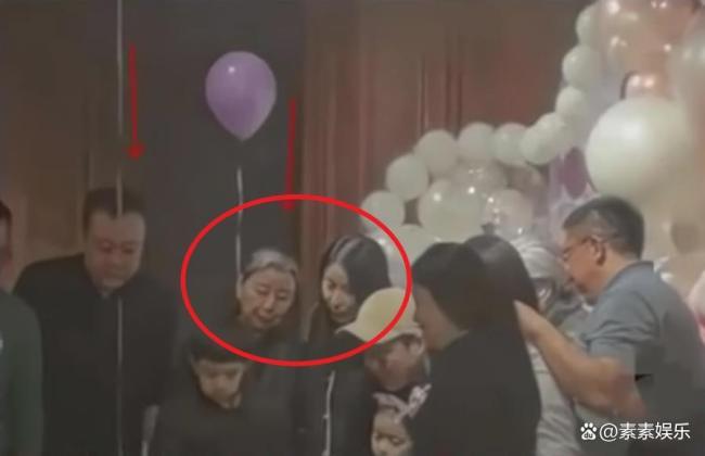 郭晶晶一家在大同为女儿庆生 温馨家庭游引发关注