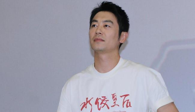 马丽成都路演哭了 真挚演绎触动人心