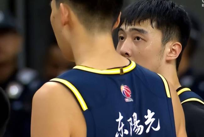 杜锋为何给三不沾 0分的张明池点赞？鼓励防守策略