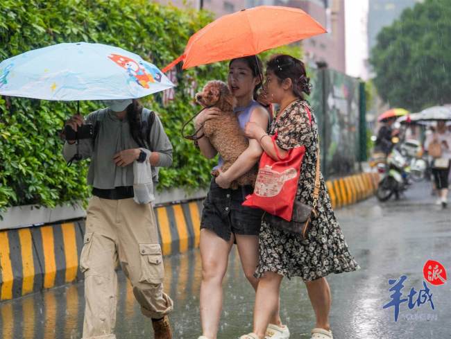 广东暴雨下哪了 多地迎猛烈“下班雨”