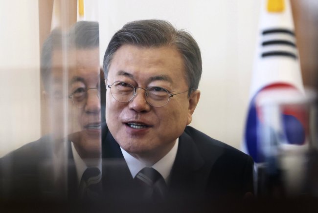 大V：文在寅没有退路 罕见露面强调“倒退”