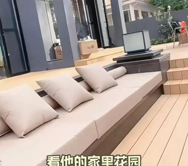 张兰晒儿子北京豪宅，汪小菲为两个孩子重新翻修，全部采用落地窗 闲置旧房变“亲子豪宅”