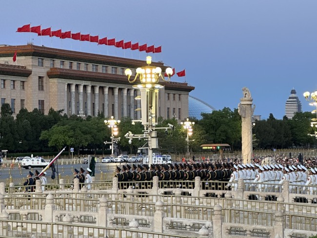 勞動節(jié)天安門廣場舉行升國旗儀式 五湖四海共迎五月第一天