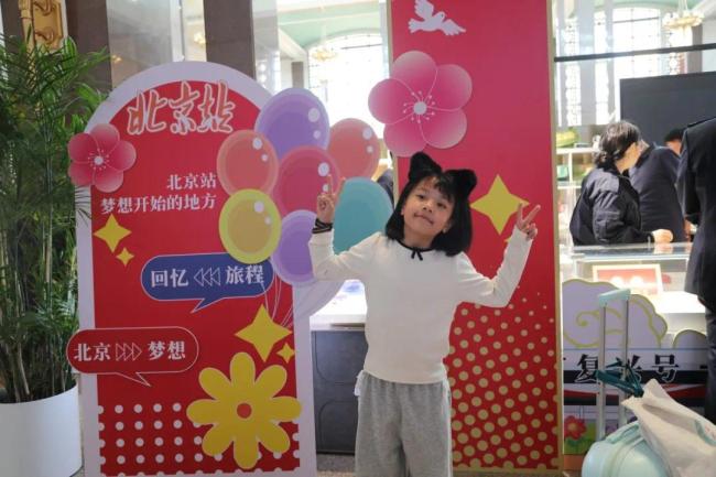 候车大厅新增充电座椅！网友：车站是懂怎么宠我的