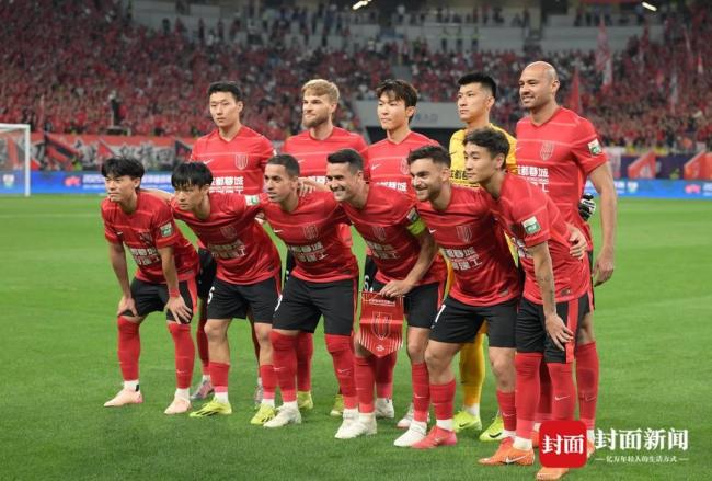 成都蓉城1-0上海申花登頂榜首 主場(chǎng)“摘花”成功