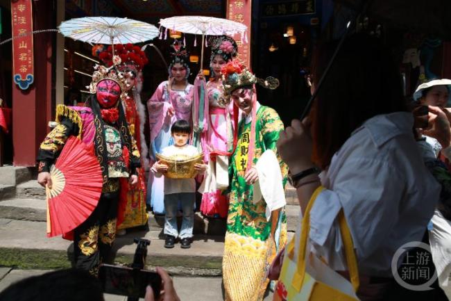 來(lái)重慶磁器口古鎮(zhèn)感受巴渝文化 沉浸式體驗(yàn)古鎮(zhèn)魅力