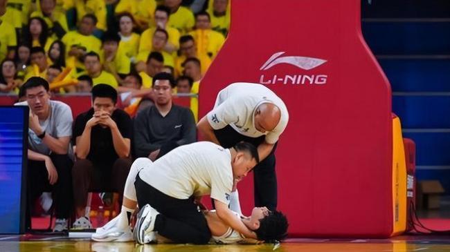籃協(xié)回復(fù)北京男籃9處申訴 爭(zhēng)議判罰引關(guān)注