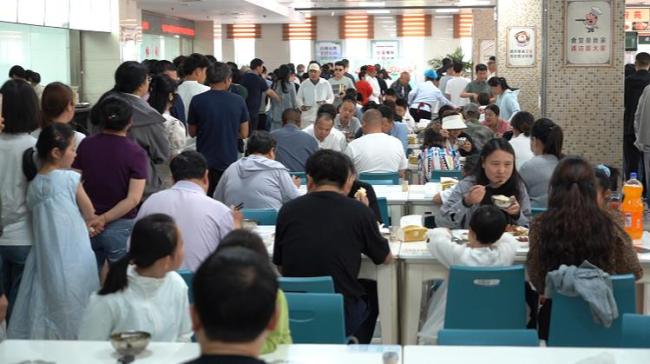 游客在榮昌政府食堂1天吃1500斤豬肉 暖心舉措受熱捧